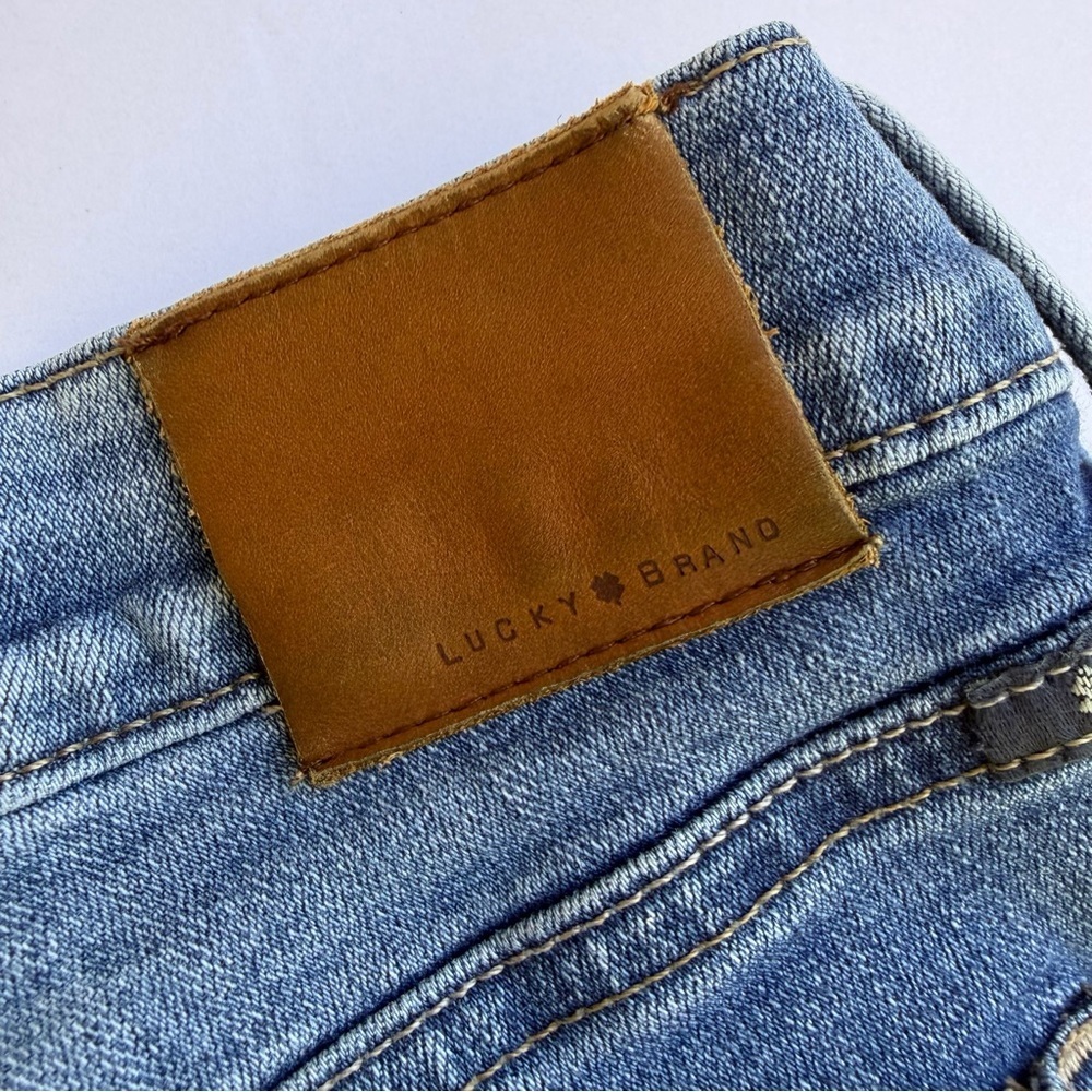 Woman’s Lucky Brand Denim Jeans , Charlie Skinny Size 12/31 - Picture 11 of 11